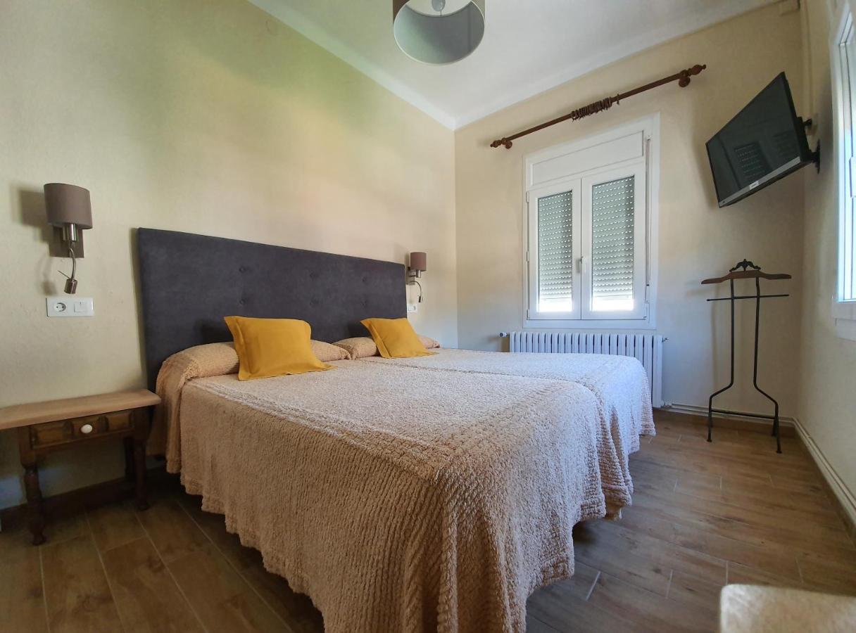 Hostal Canigo El Pont de Suert Ngoại thất bức ảnh