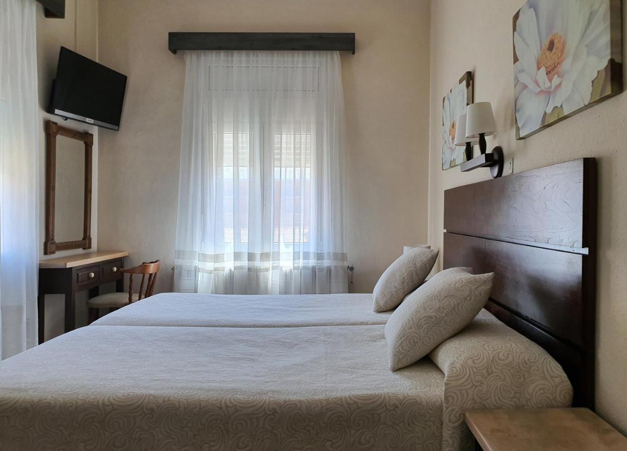 Hostal Canigo El Pont de Suert Ngoại thất bức ảnh