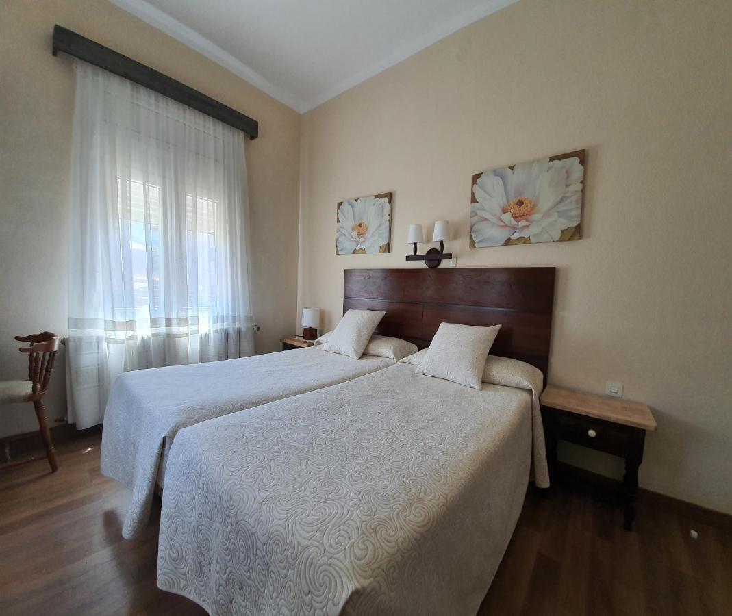 Hostal Canigo El Pont de Suert Ngoại thất bức ảnh