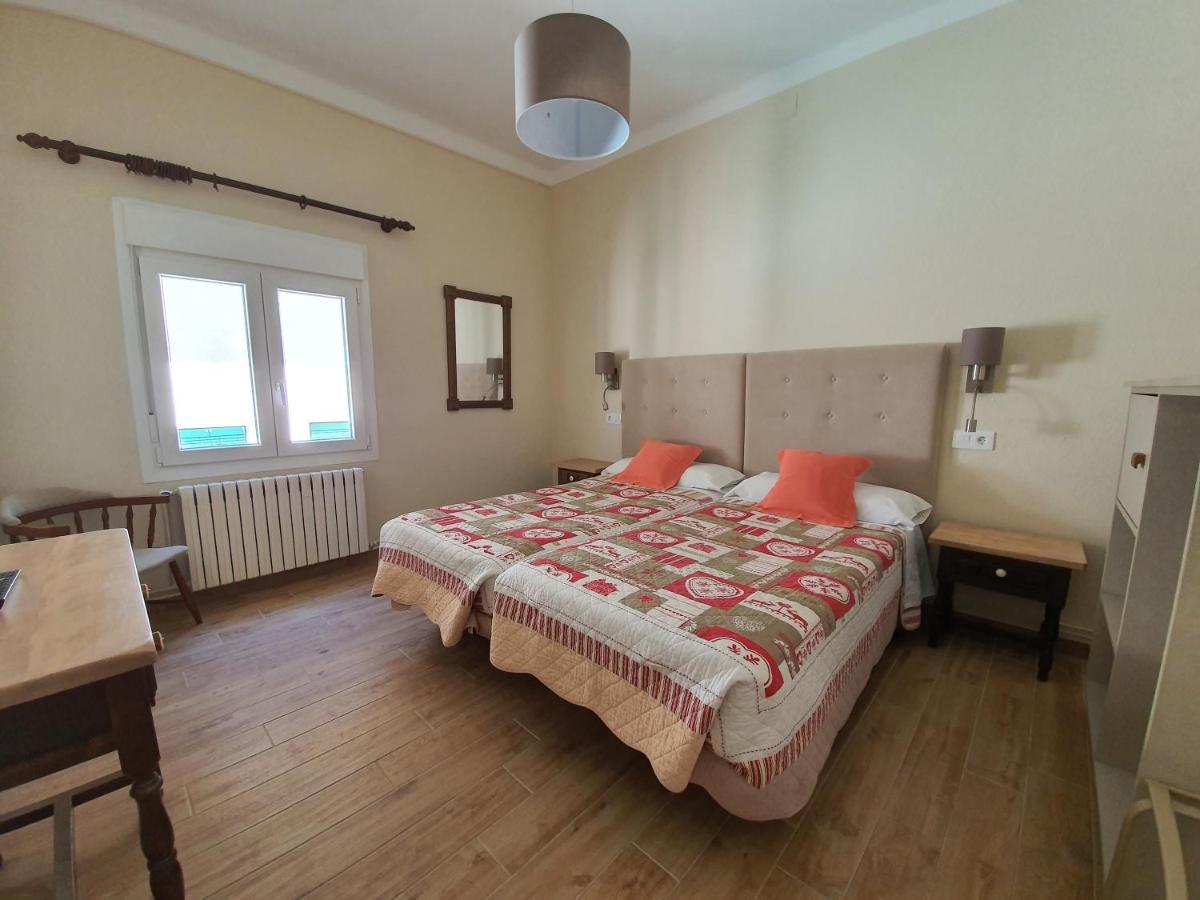 Hostal Canigo El Pont de Suert Ngoại thất bức ảnh