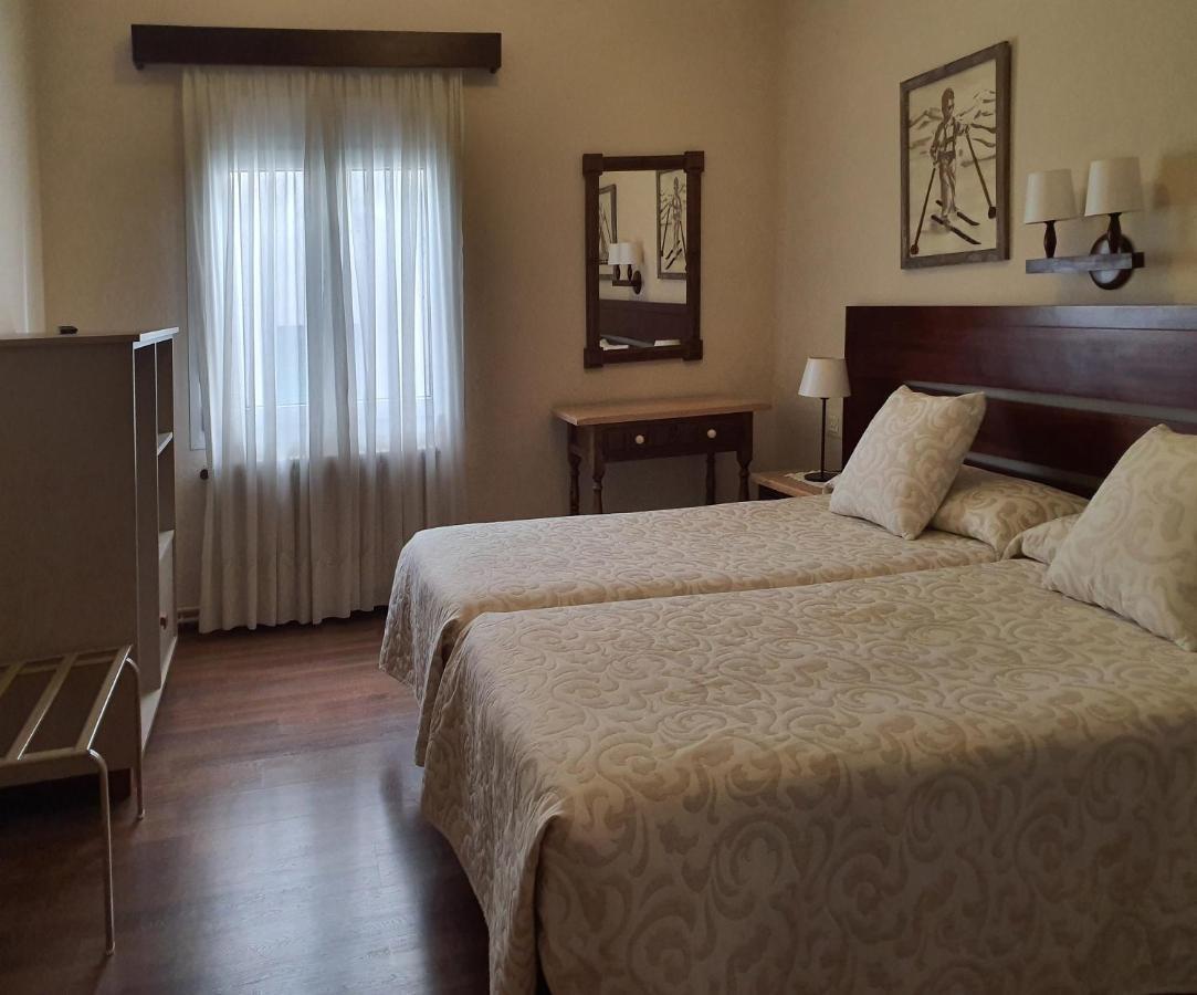 Hostal Canigo El Pont de Suert Ngoại thất bức ảnh