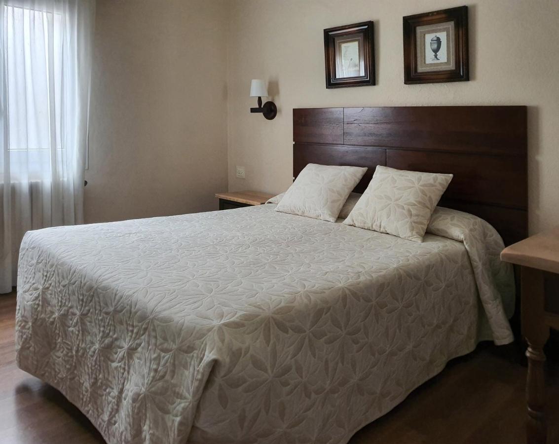Hostal Canigo El Pont de Suert Ngoại thất bức ảnh